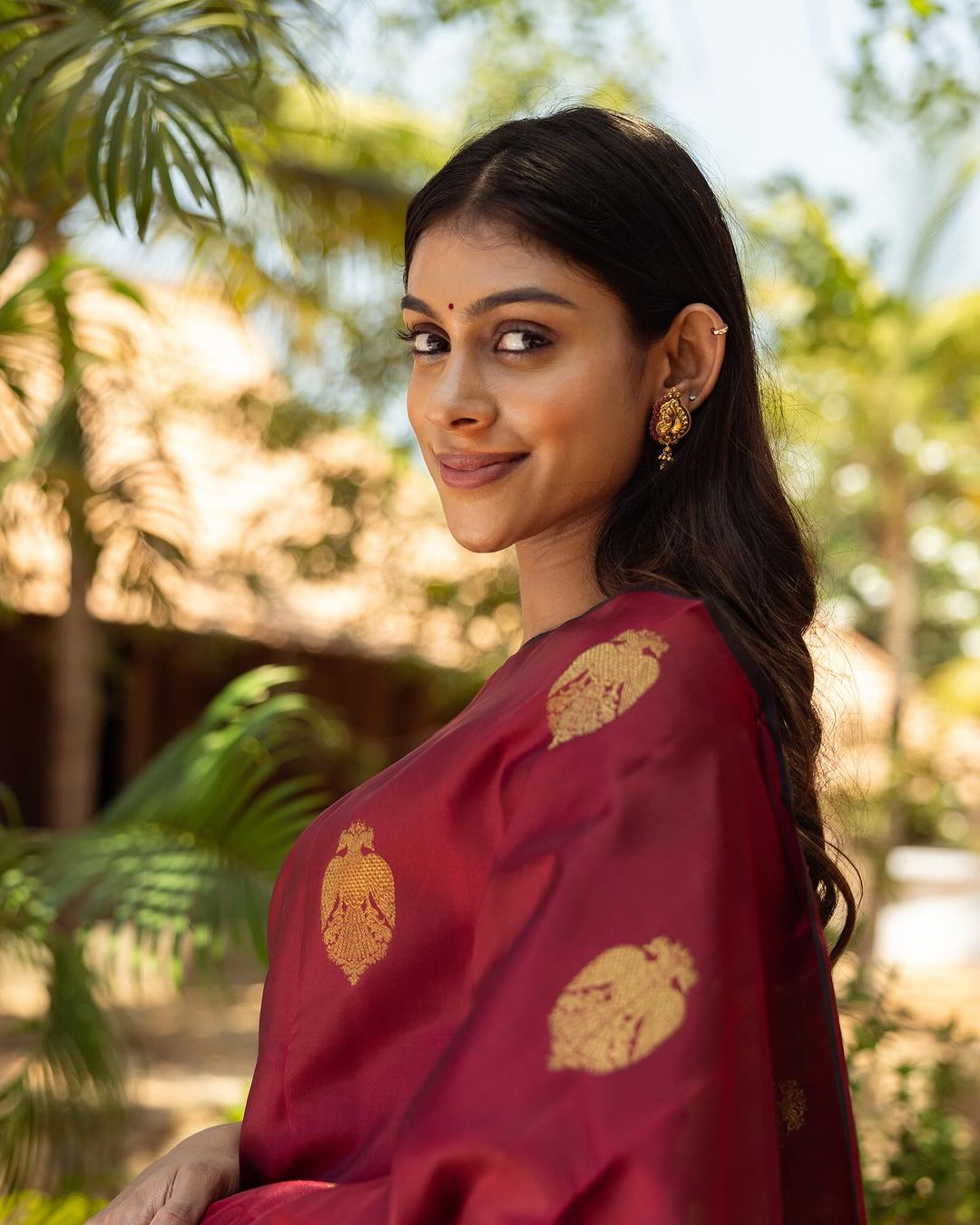 Maroon Pure Soft Silk Saree With Engrossing Blouse Piece