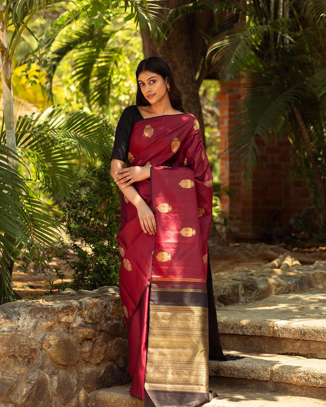 Maroon Pure Soft Silk Saree With Engrossing Blouse Piece