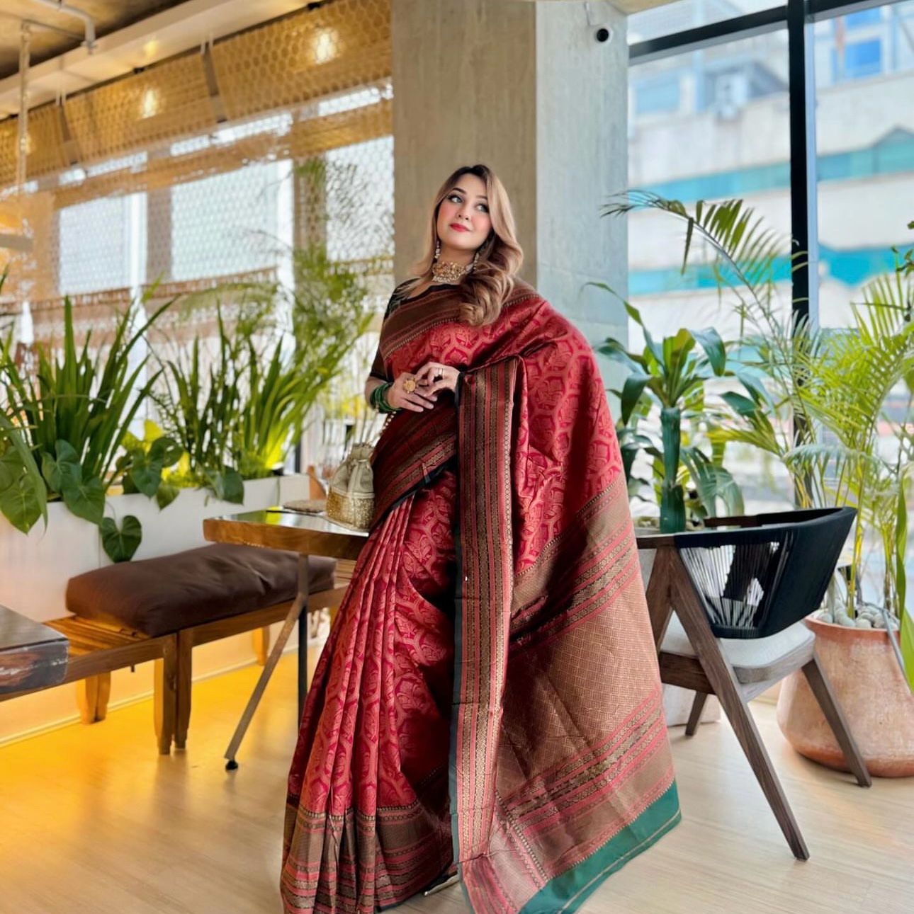 Maroon Pure Soft Silk Saree With Engrossing Blouse Piece