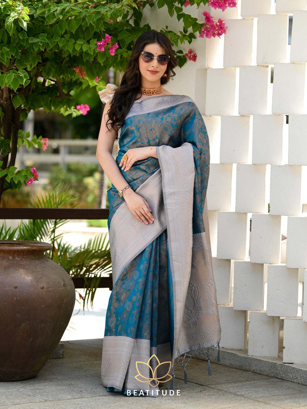 Morpinch Pure Soft Silk Saree With Engrossing Blouse Piece