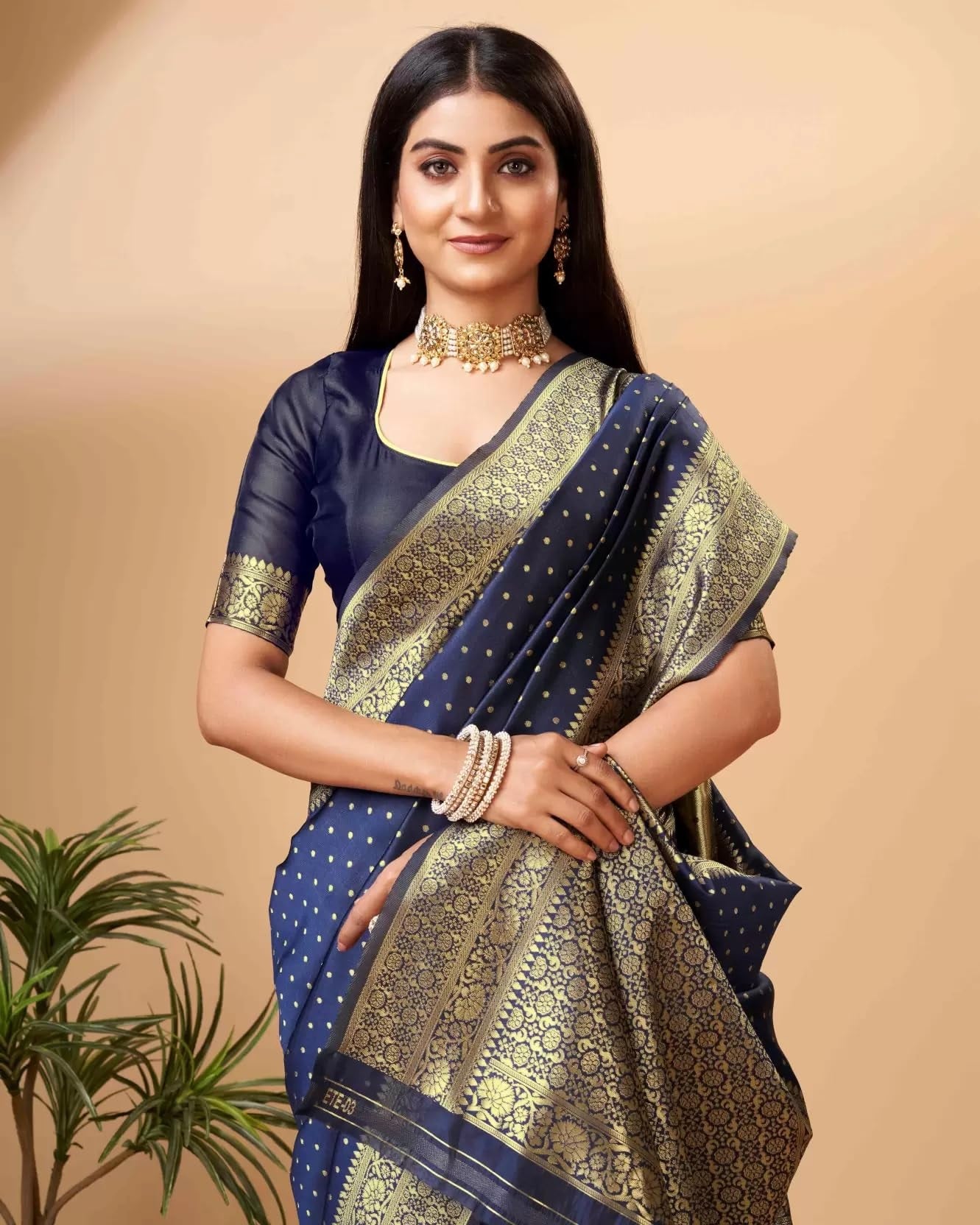 Navy Blue Pure Soft Silk Saree With Engrossing Blouse Piece