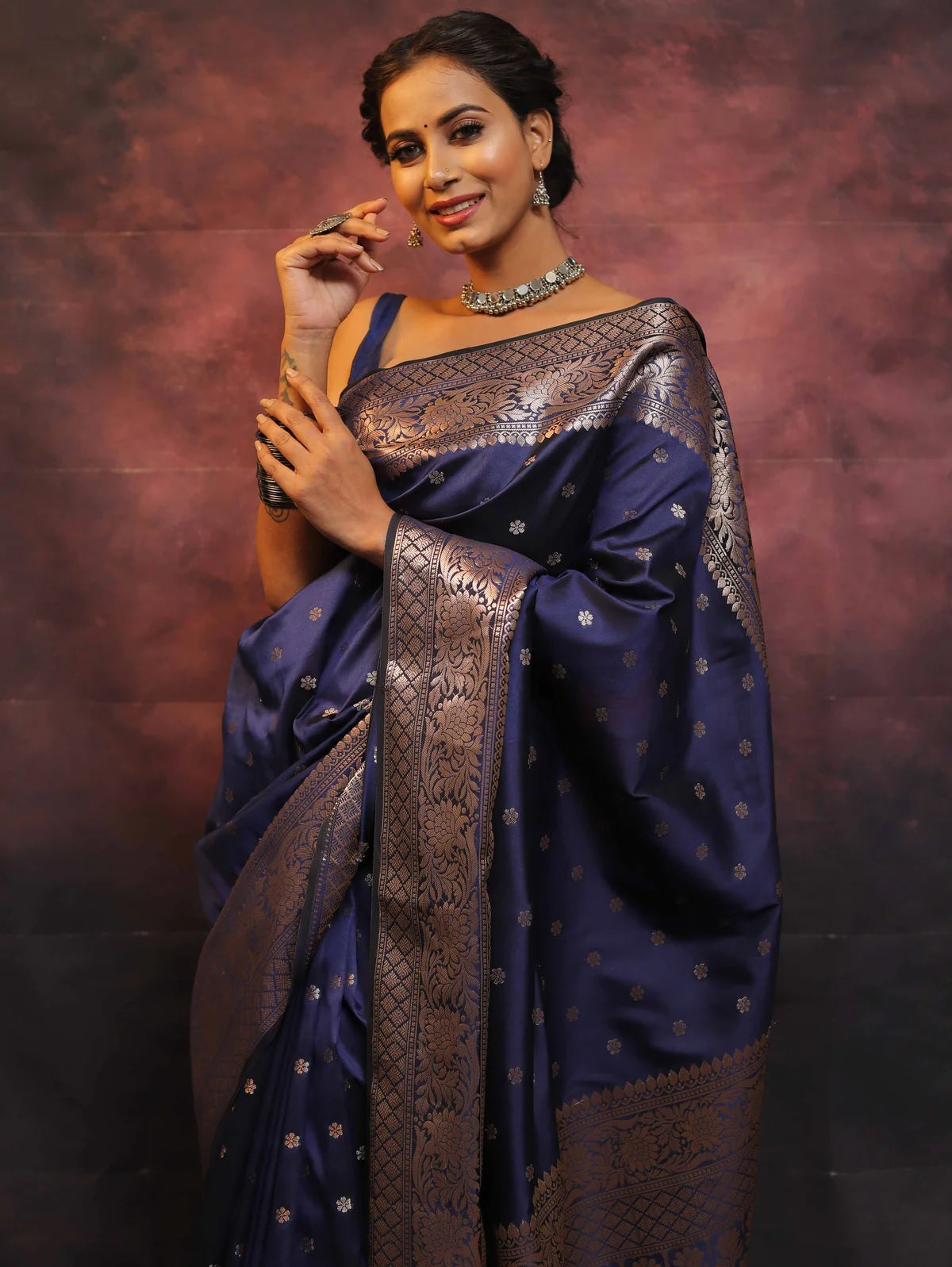 Navy Blue Kanjivaram Pure Soft Semi Silk Saree With Unstiched Attractive Blouse Piece