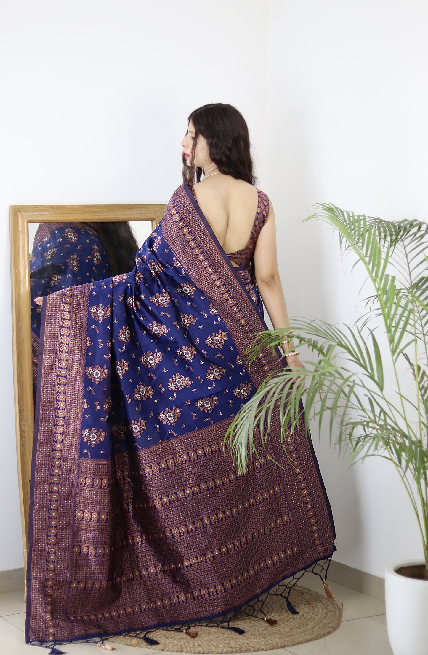 Navy Blue Kanjivaram Pure Soft Semi Silk Saree With Unstiched Attractive Blouse Piece