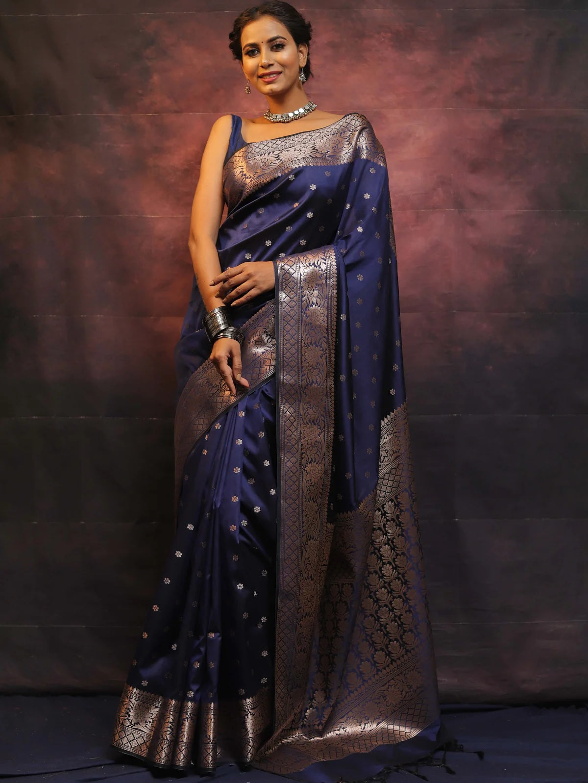 Navy Blue Kanjivaram Pure Soft Semi Silk Saree With Unstiched Attractive Blouse Piece