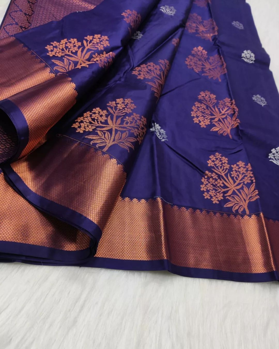 Navy Blue Pure Soft Silk Saree With Engrossing Blouse Piece