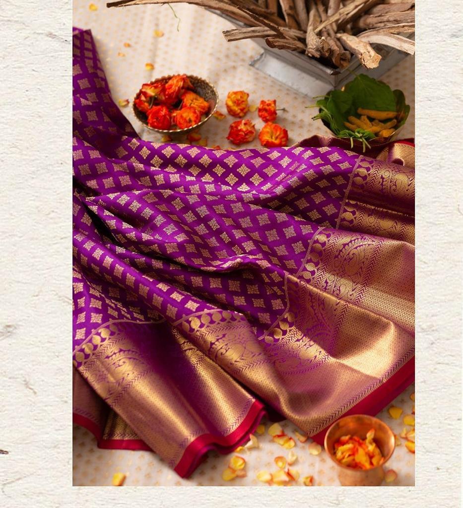 Pink Pure Soft Silk Saree With Engrossing Blouse Piece