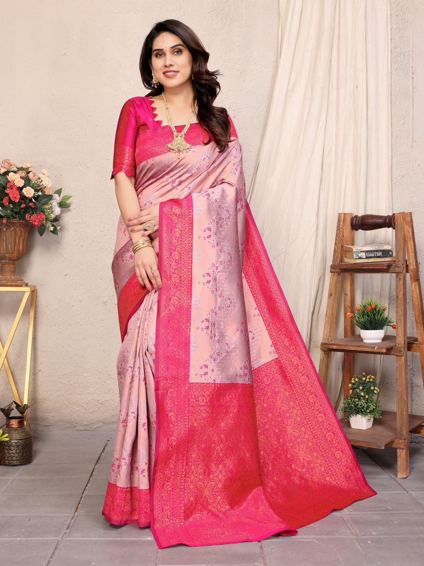 Pink Pure Soft Banarasi Silk Saree With Engrossing Blouse Piece