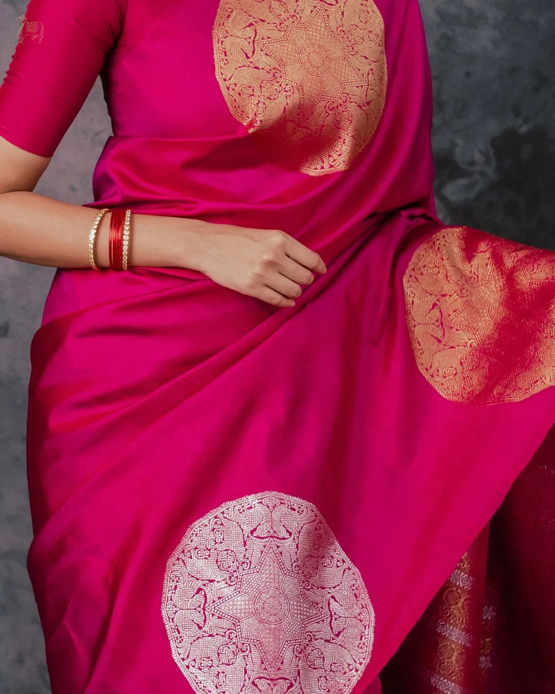 Pink Pure Soft Silk Saree With Engrossing Blouse Piece