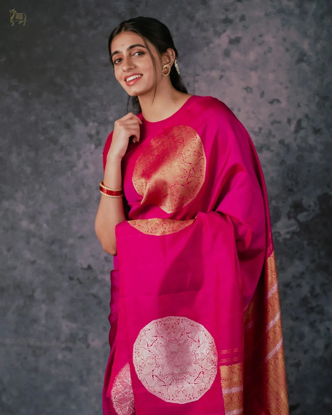 Pink Pure Soft Silk Saree With Engrossing Blouse Piece