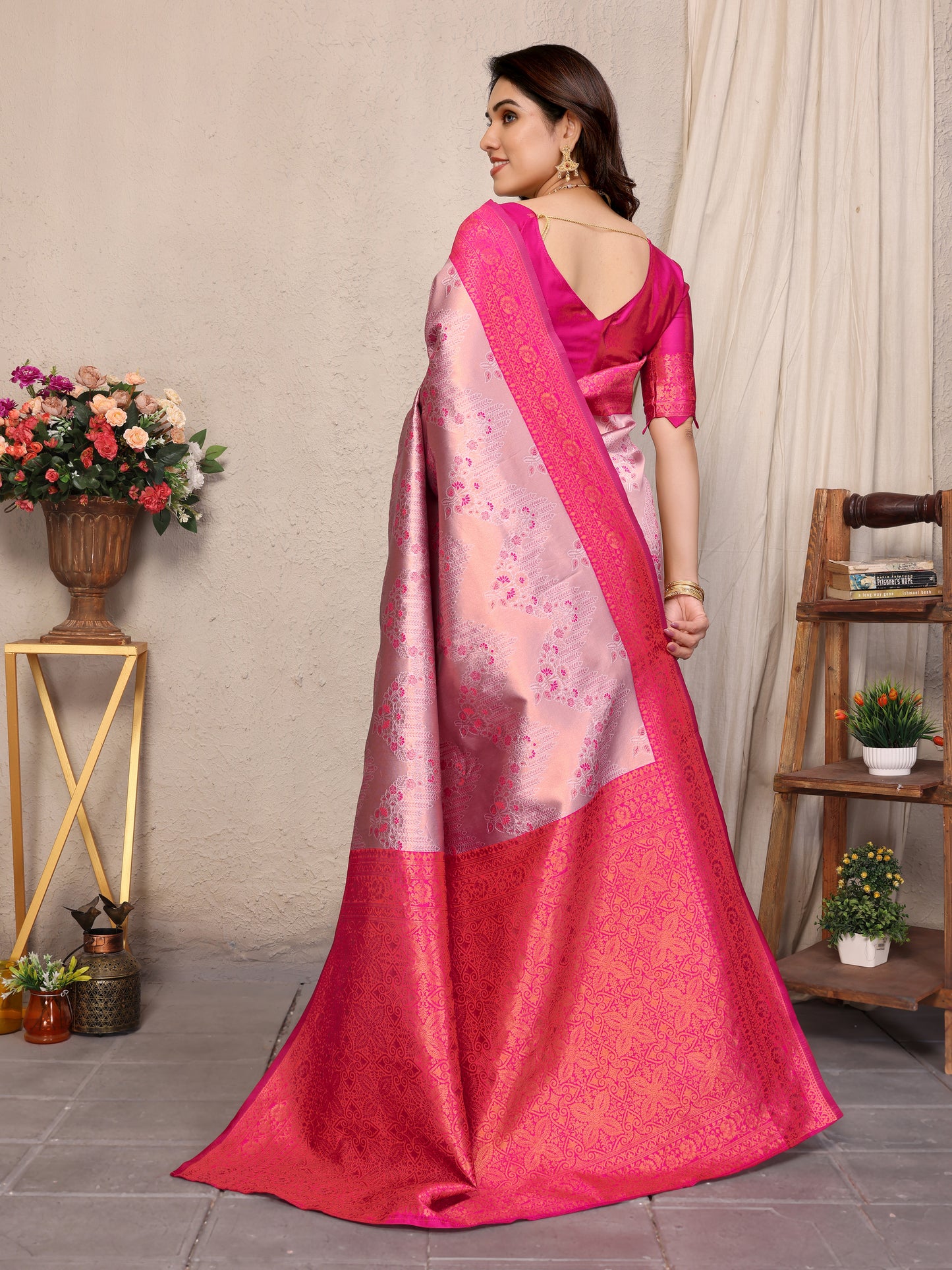 Pink Pure Soft Banarasi Silk Saree With Engrossing Blouse Piece