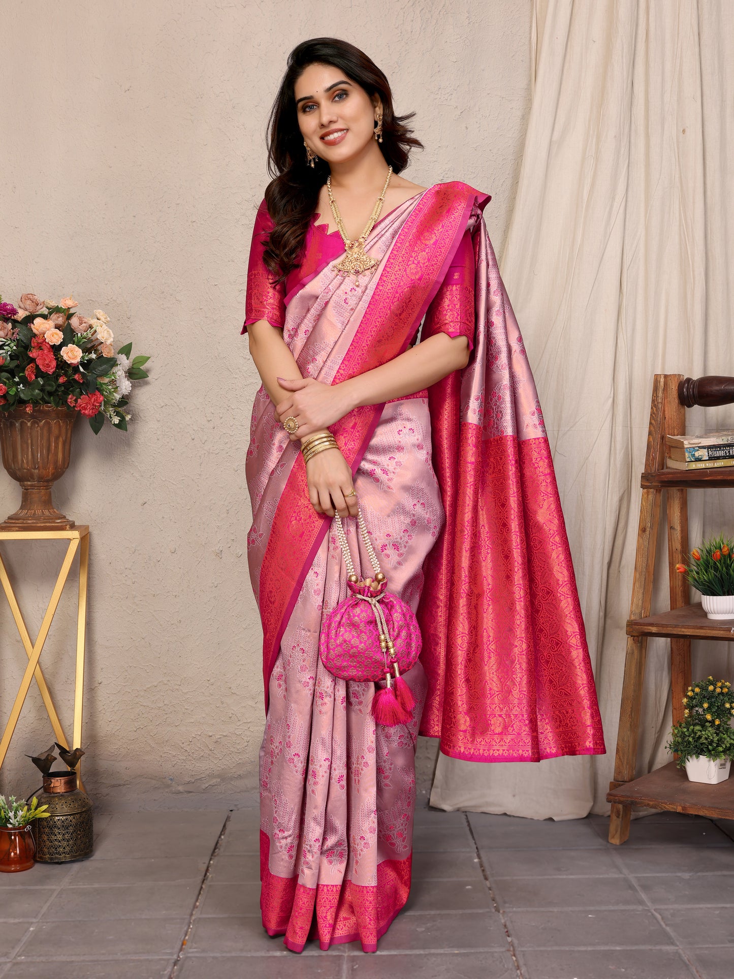 Pink Pure Soft Banarasi Silk Saree With Engrossing Blouse Piece