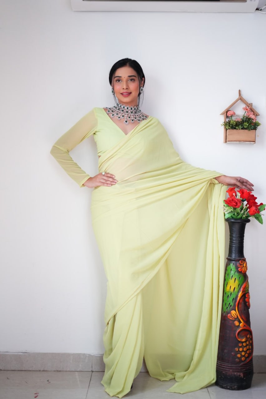 Pista Ready to Wear Georgette Saree With Unstitched Blouse Piece