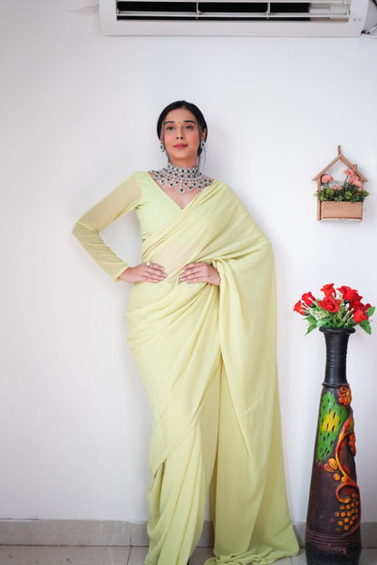 Pista Ready to Wear Georgette Saree With Unstitched Blouse Piece