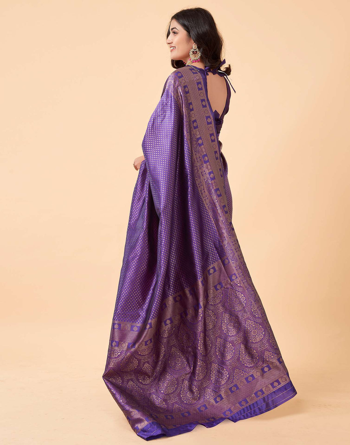 Purple Pure Soft Silk Saree With Engrossing Blouse Piece