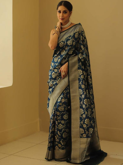 Rama Pure Soft Silk Saree With Engrossing Blouse Piece