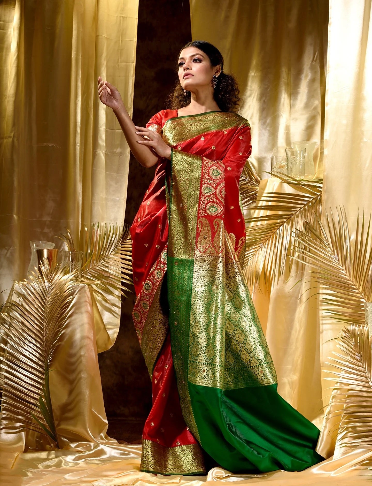 Red Green Pure Soft Silk Saree With Engrossing Blouse Piece