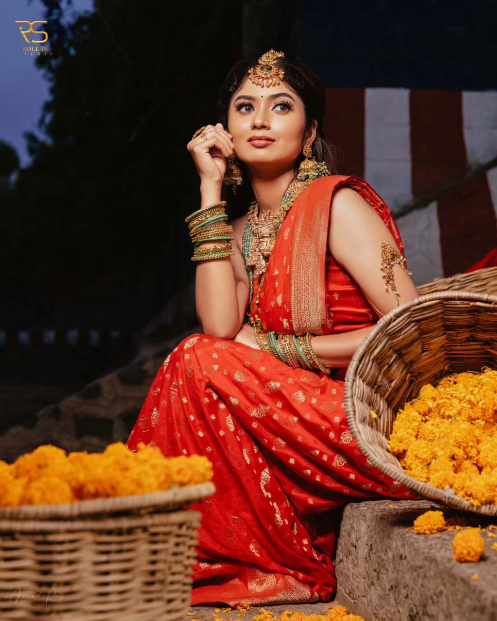 Red Pure Soft Silk Saree With Engrossing Blouse Piece