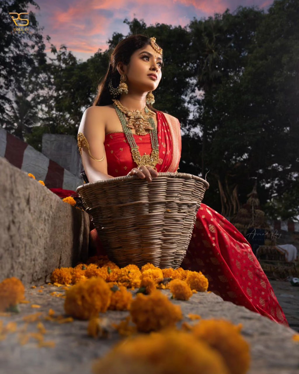 Red Pure Soft Silk Saree With Engrossing Blouse Piece