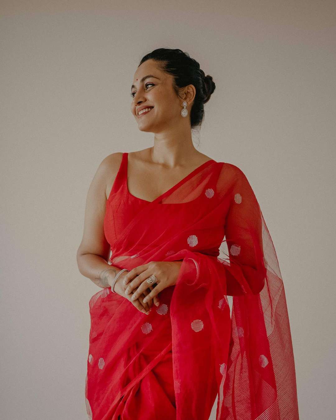 Red Banarasi Linen Pure Cotton Semi Silk Saree With Unstiched Attractive Blouse Piece