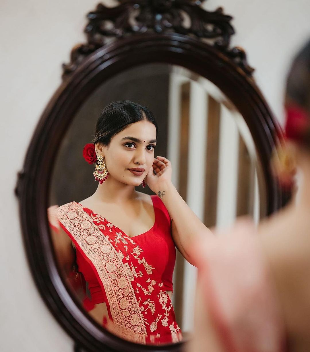 Red Pure Soft Silk Saree With Engrossing Blouse Piece