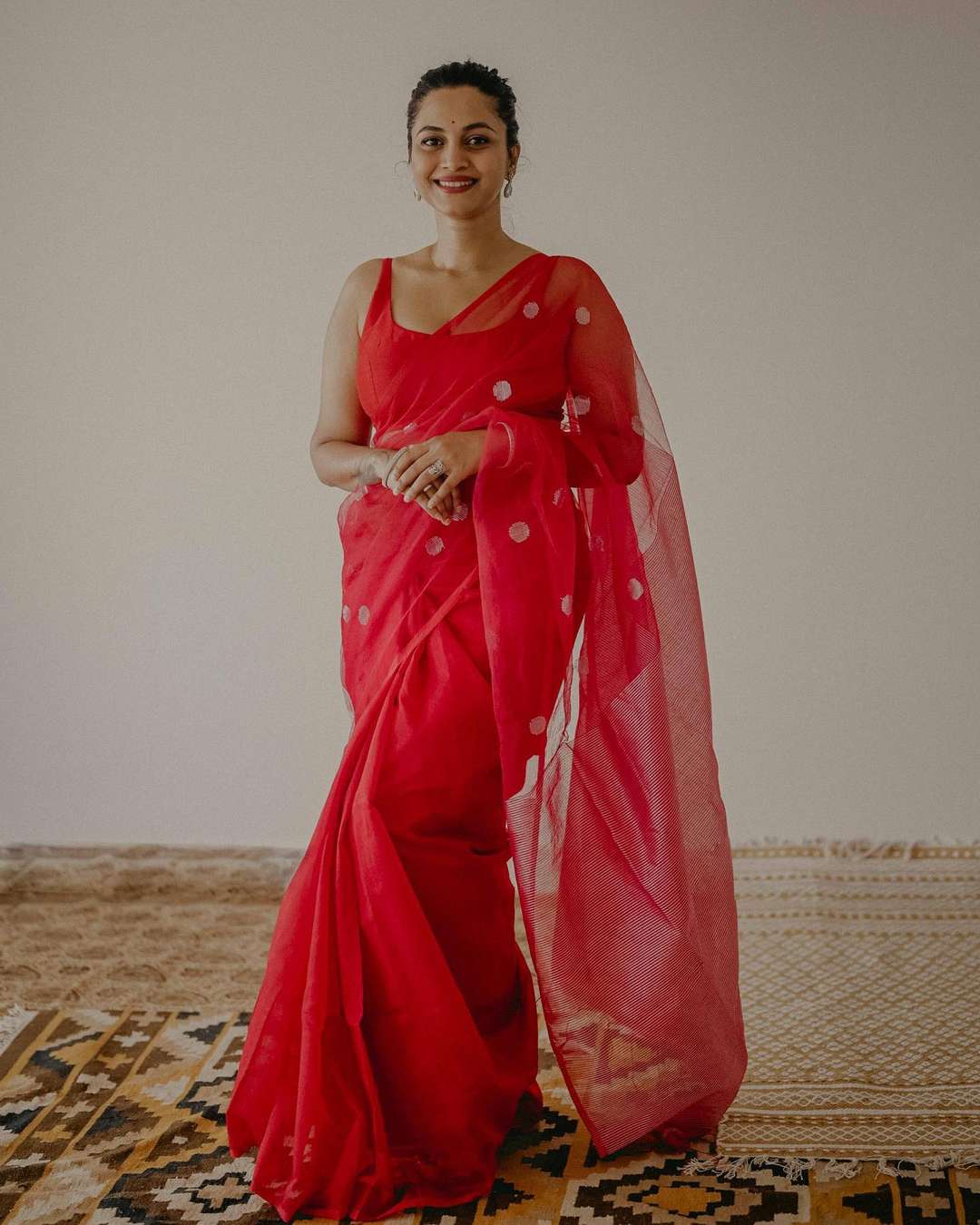 Red Banarasi Linen Pure Cotton Semi Silk Saree With Unstiched Attractive Blouse Piece