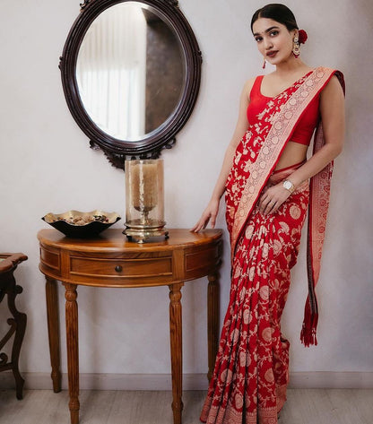 Red Pure Soft Silk Saree With Engrossing Blouse Piece