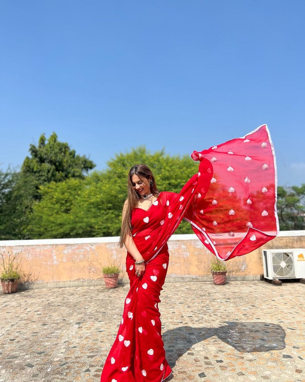 Red Ready to Wear Georgette Saree With Unstitched Blouse Piece