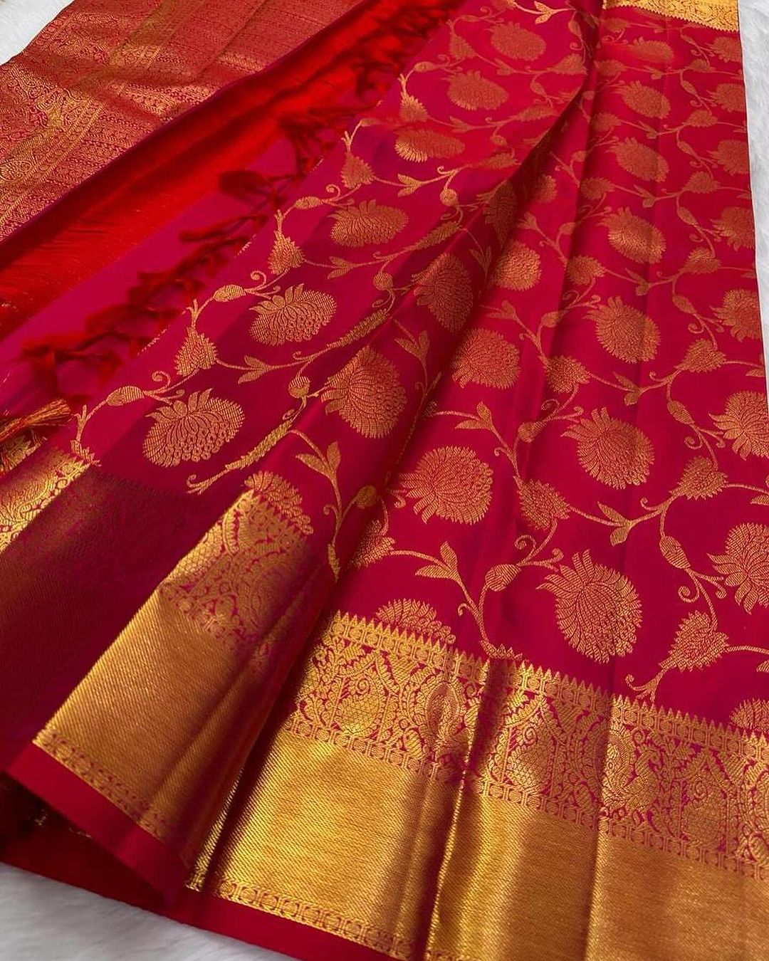 Red Pure Soft Semi Silk Saree With Attractive Blouse Piece