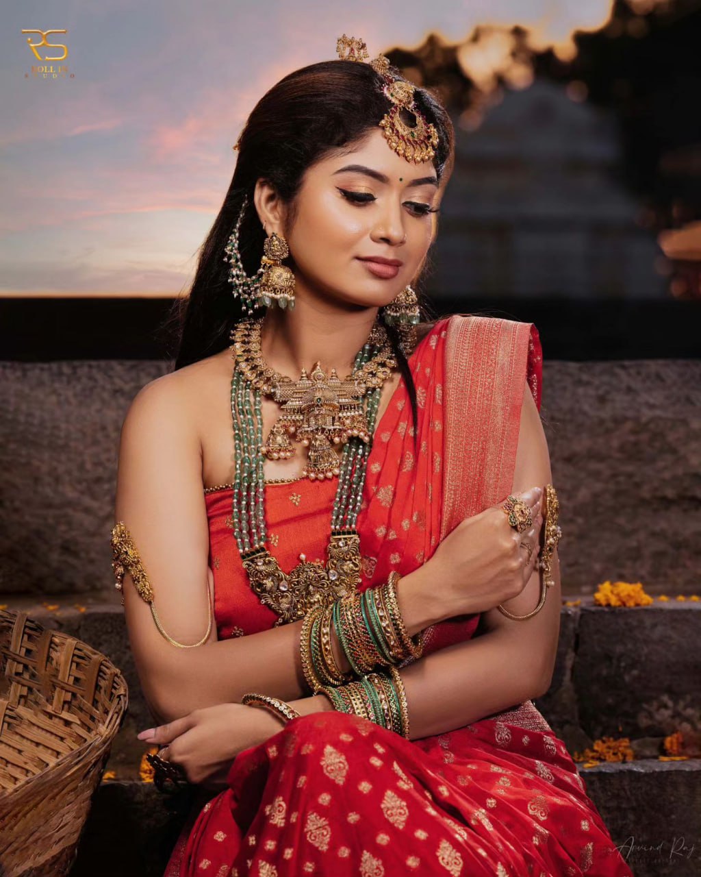 Red Pure Soft Silk Saree With Engrossing Blouse Piece