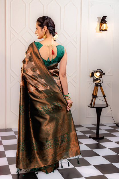 Peach Pure Soft Silk Saree With Engrossing Blouse Piece