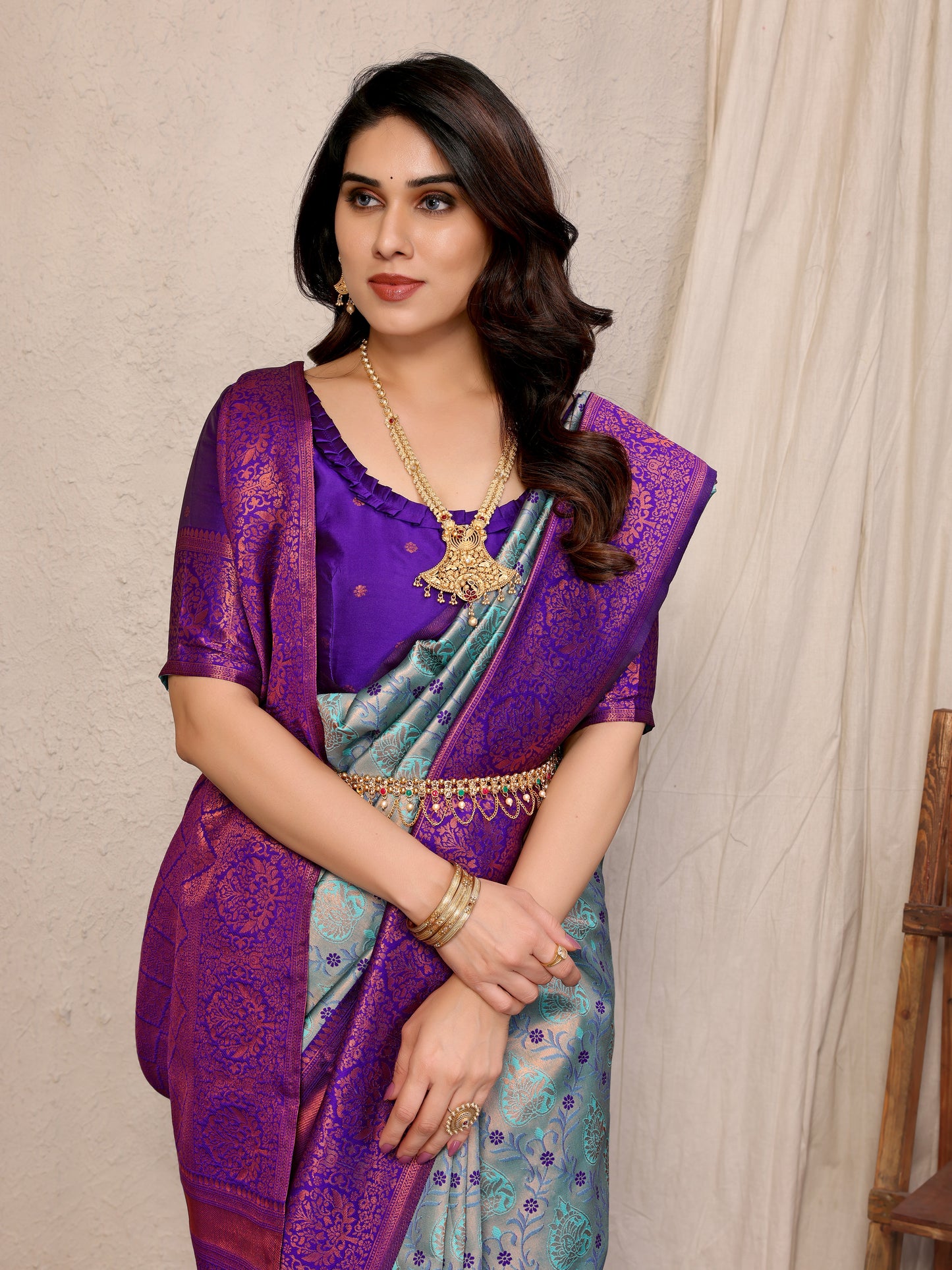 Sky Purple Pure Soft Banarasi Silk Saree With Engrossing Blouse Piece