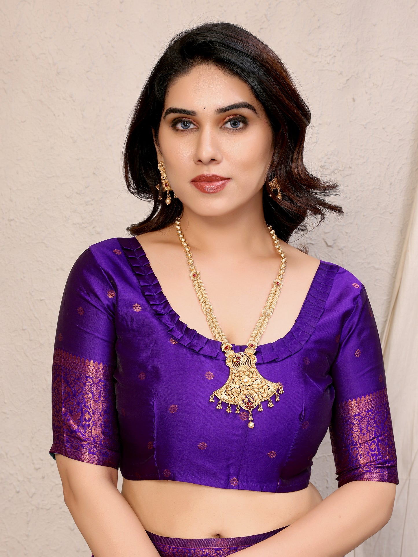 Sky Purple Pure Soft Banarasi Silk Saree With Engrossing Blouse Piece