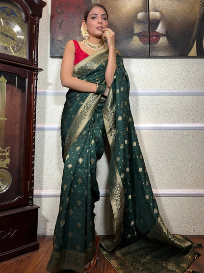 Green Kanjivaram Pure Soft Semi Silk Saree With Unstiched Attractive Blouse Piece (Copy)