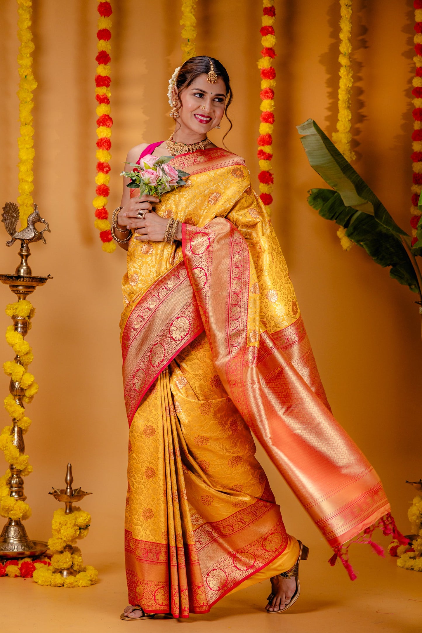 Gajari-GoldPure Soft Silk Saree With Engrossing Blouse Piece