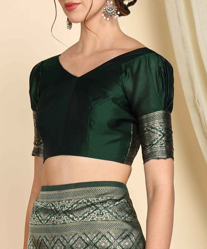 Green Pure Soft Silk Saree With Engrossing Blouse Piece