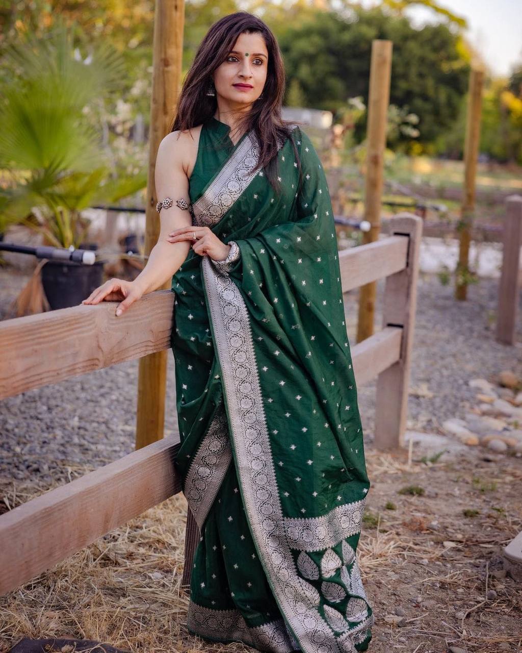 Green Banarasi Pure Soft Semi Silk Saree With Unstiched Attractive Blouse Piece