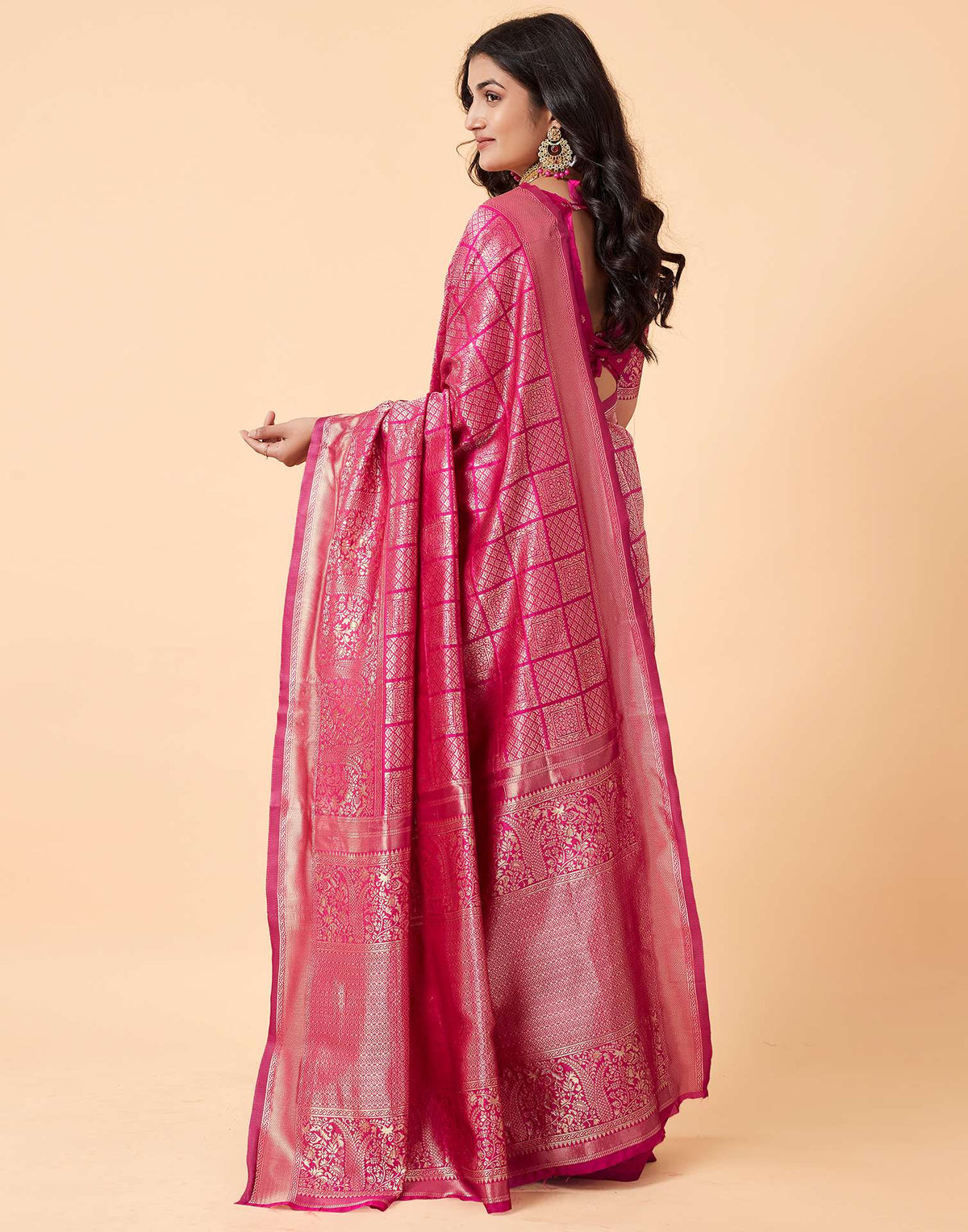 Pink Pure Soft Silk Saree With Engrossing Blouse Piece