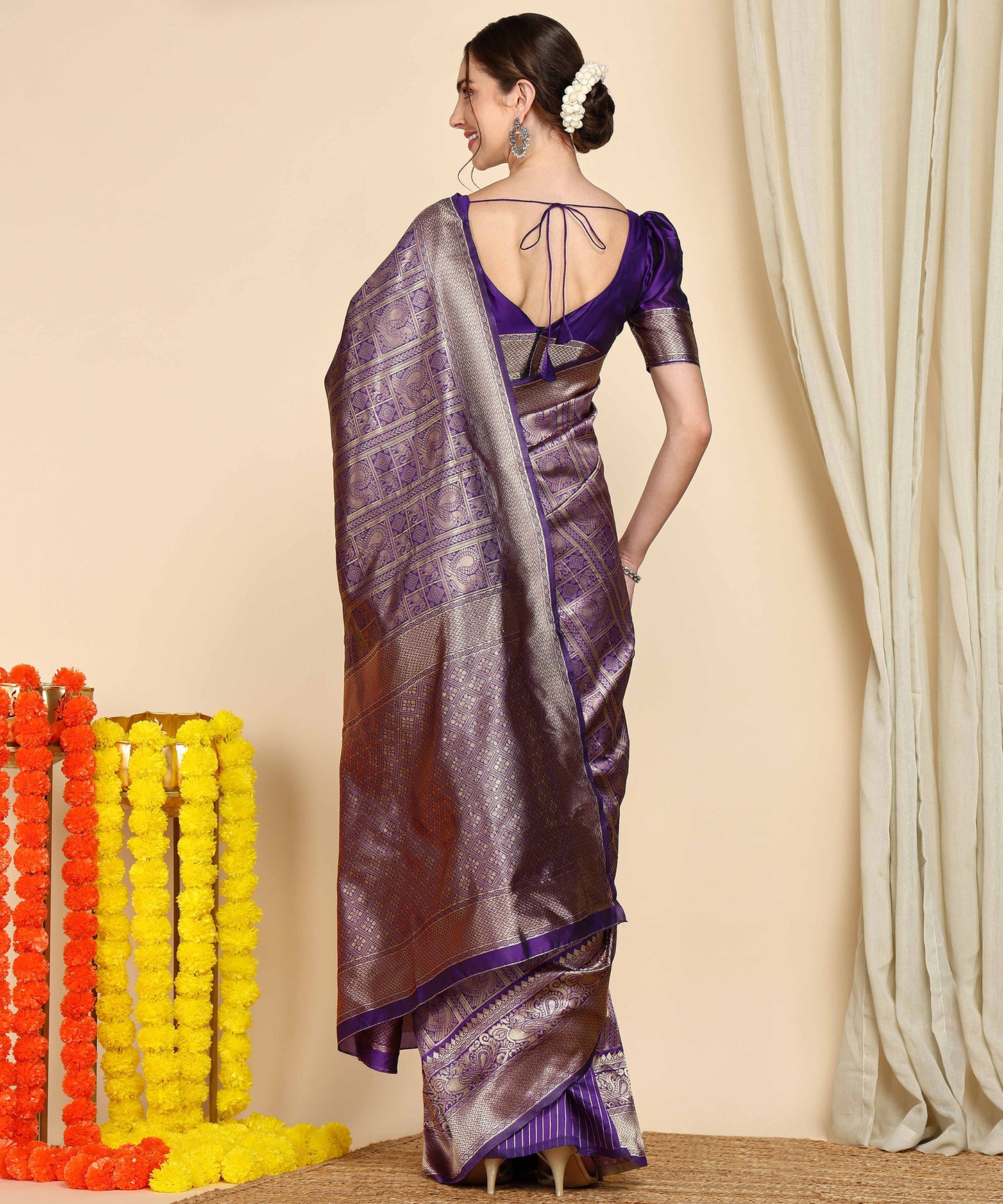 Purple Pure Soft Silk Saree With Engrossing Blouse Piece