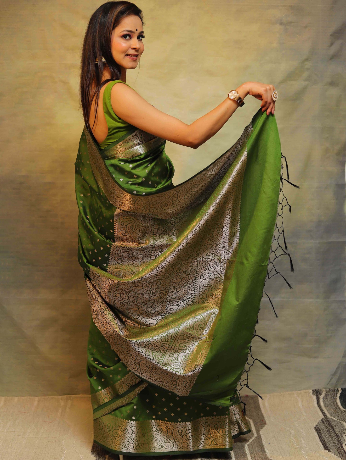 Mehendi Pure Soft Semi Silk Saree With Attractive Blouse Piece