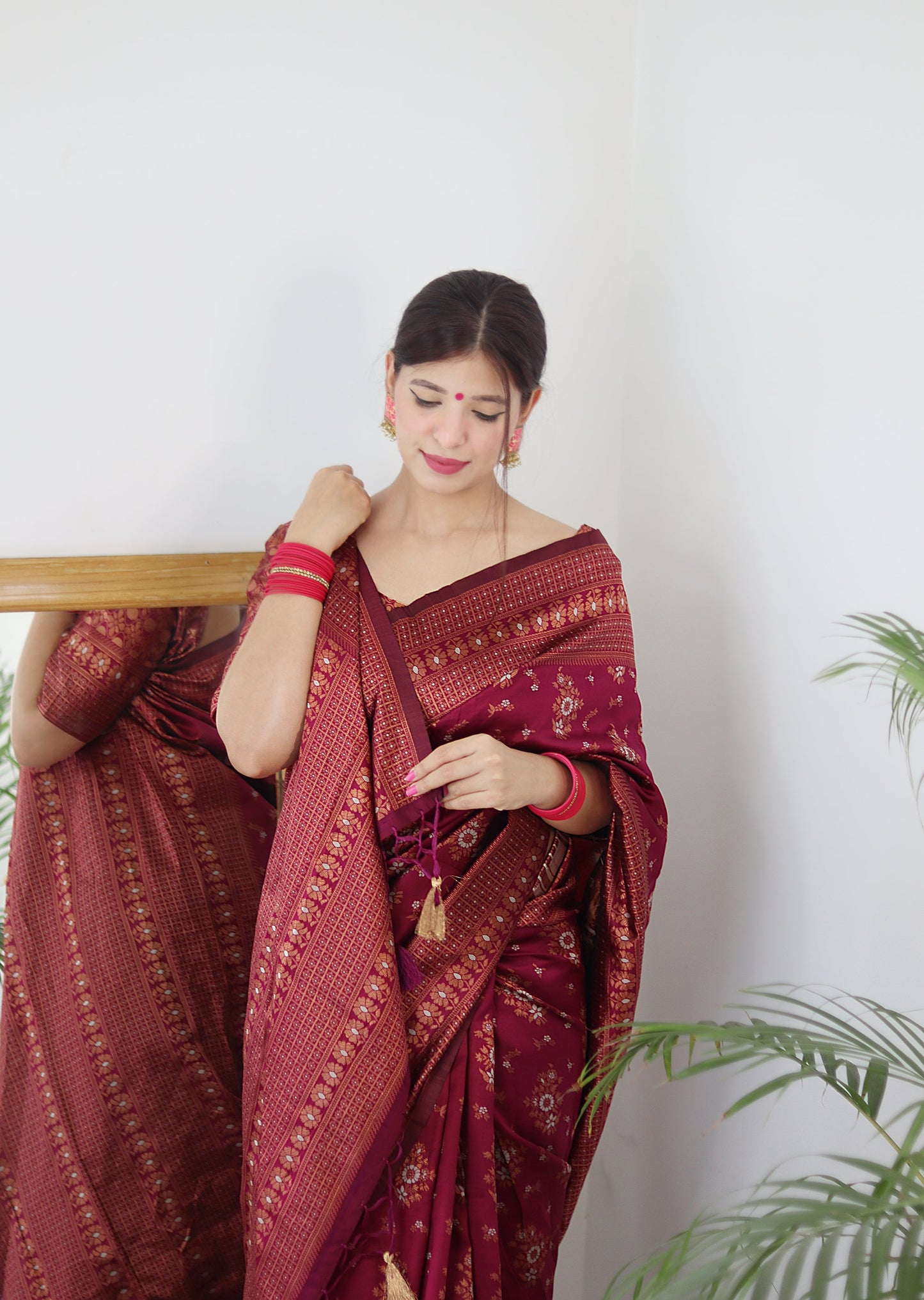 Maroon Pure Soft Silk Saree With Twirling Blouse Piece