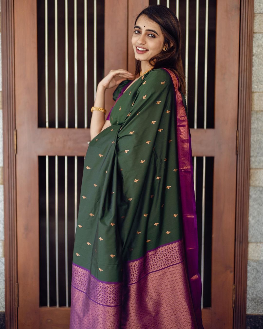 Dark Green Pure Soft Silk Saree With Moiety Blouse Piece