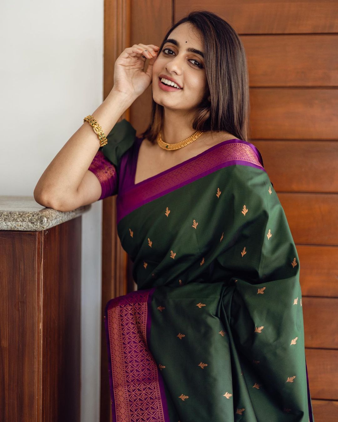 Dark Green Pure Soft Silk Saree With Moiety Blouse Piece