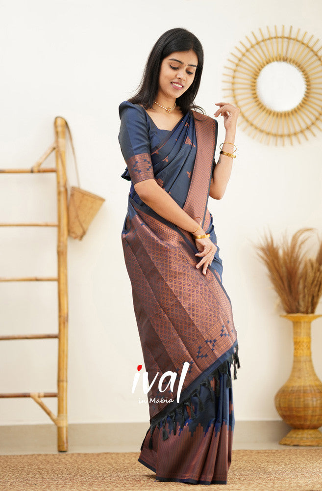 Navy Blue Pure Soft Silk Saree With Confounding Blouse Piece