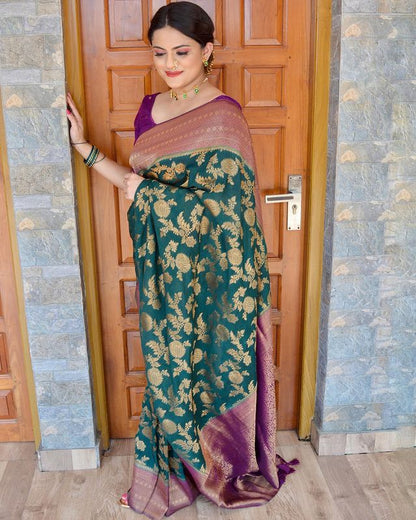 Unique Green Pure Soft Silk Saree With Outstanding Blouse Piece