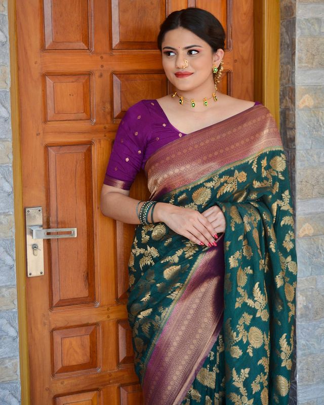 Unique Green Pure Soft Silk Saree With Outstanding Blouse Piece