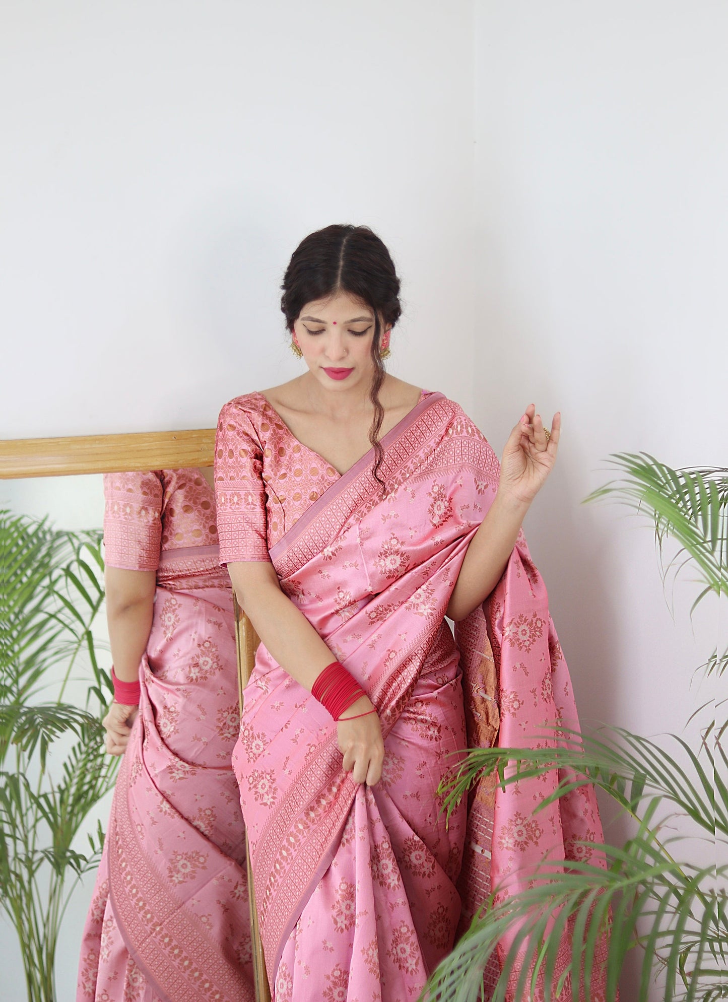 Baby Pink Pure Soft Silk Saree With Twirling Blouse Piece