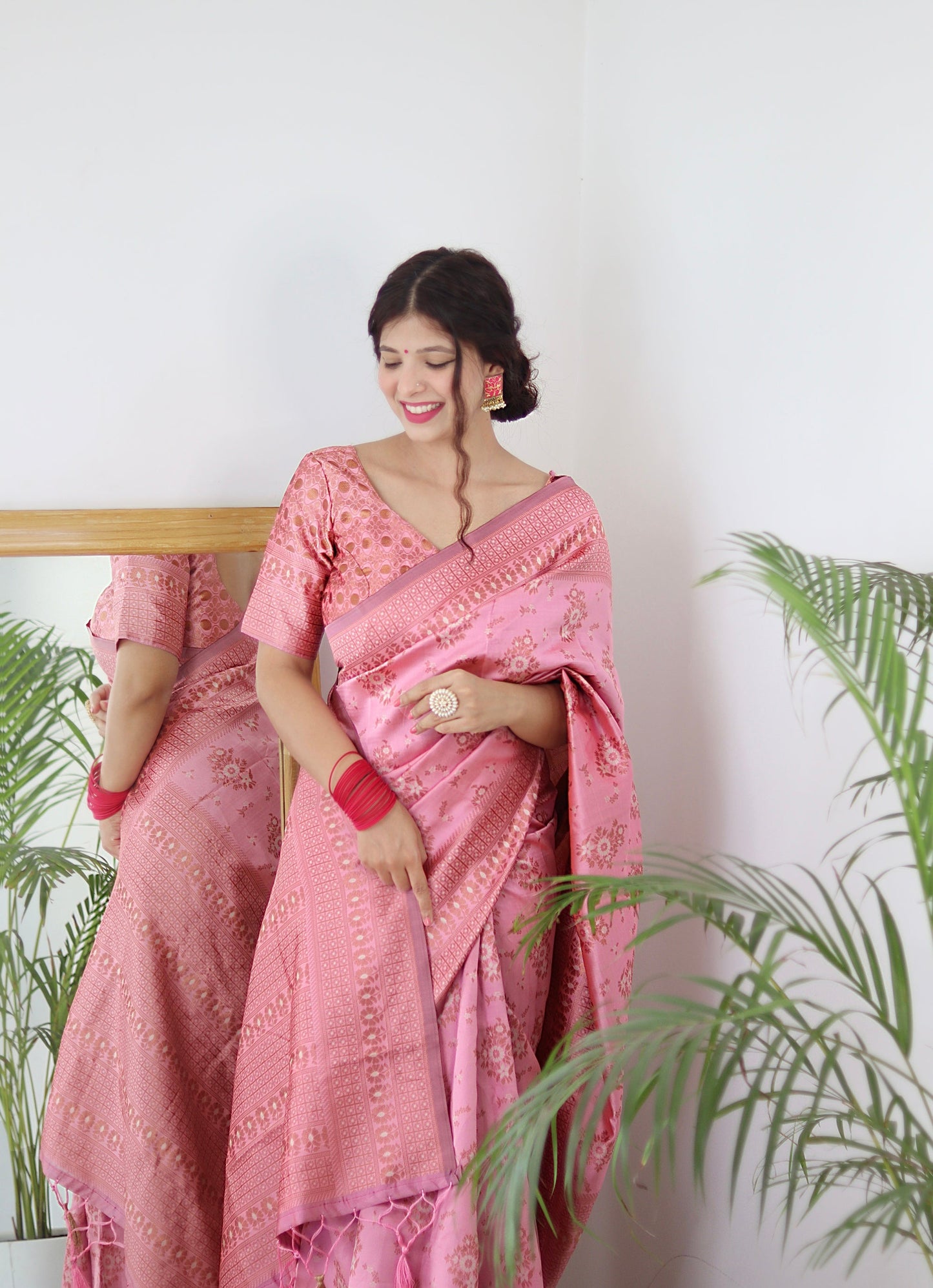 Baby Pink Pure Soft Silk Saree With Twirling Blouse Piece