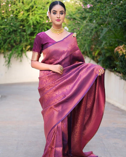 Snazzy Magenta Pure Soft Silk Saree With Confounding Blouse Piece