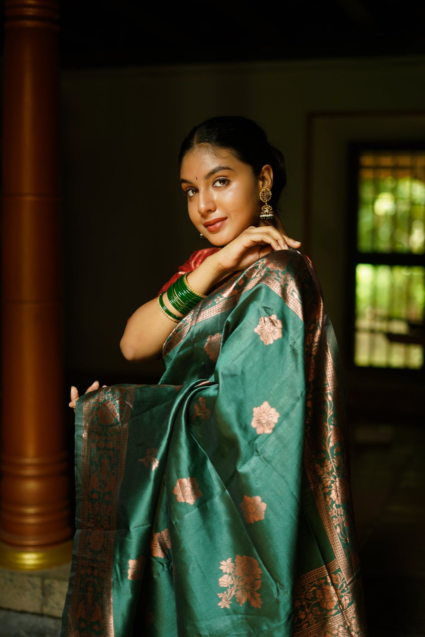 Green Pure Soft Silk Saree With Twirling Blouse Piece