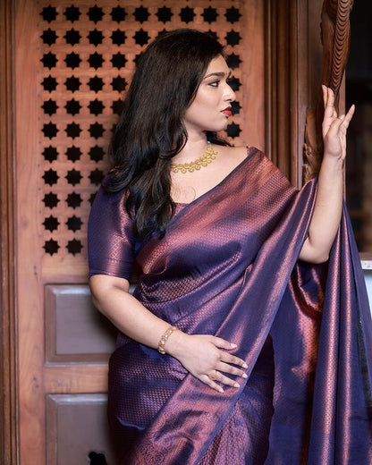 Snazzy Navy Blue Pure Soft Silk Saree With Confounding Blouse Piece